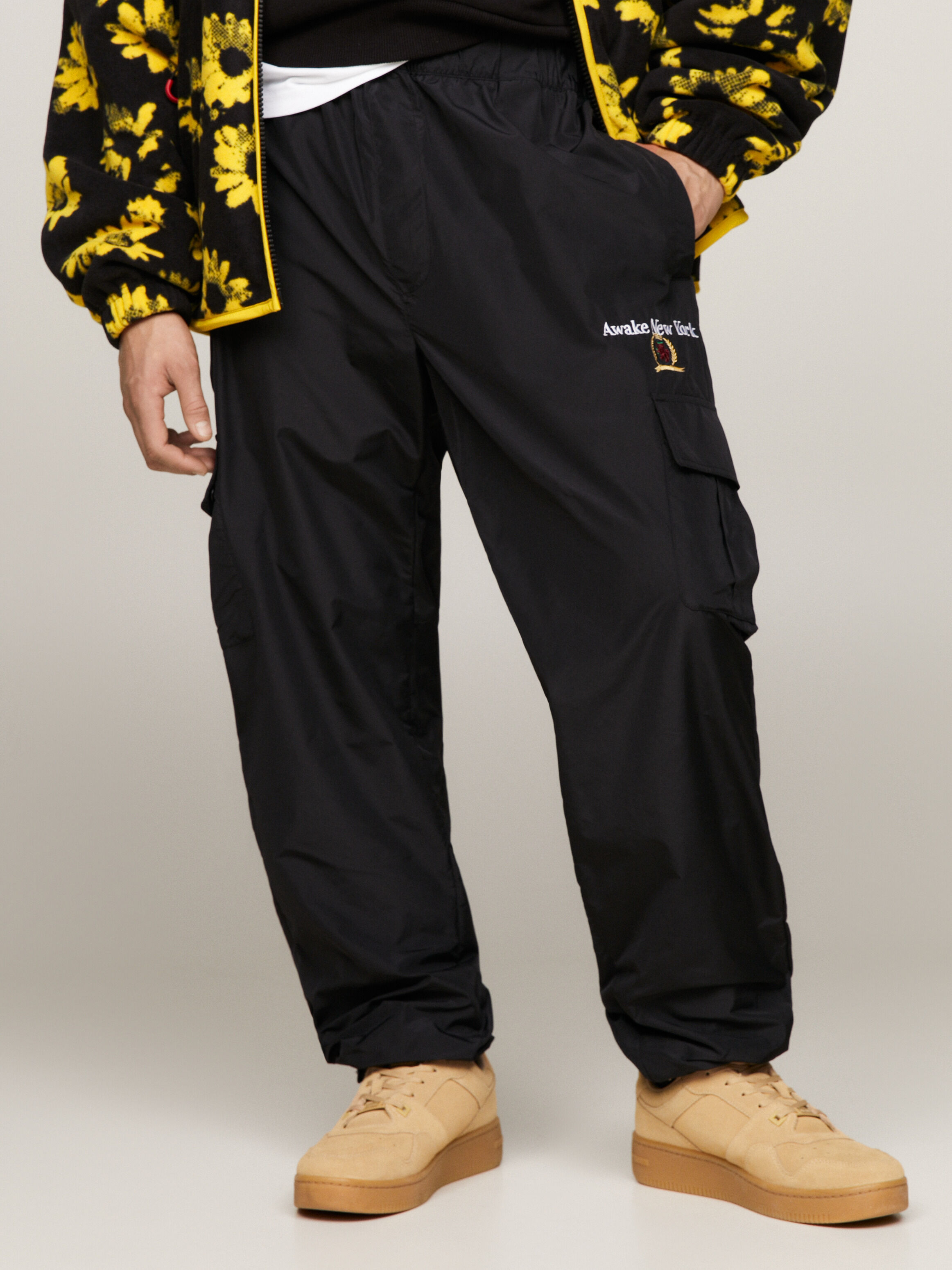Tommy jogging deals