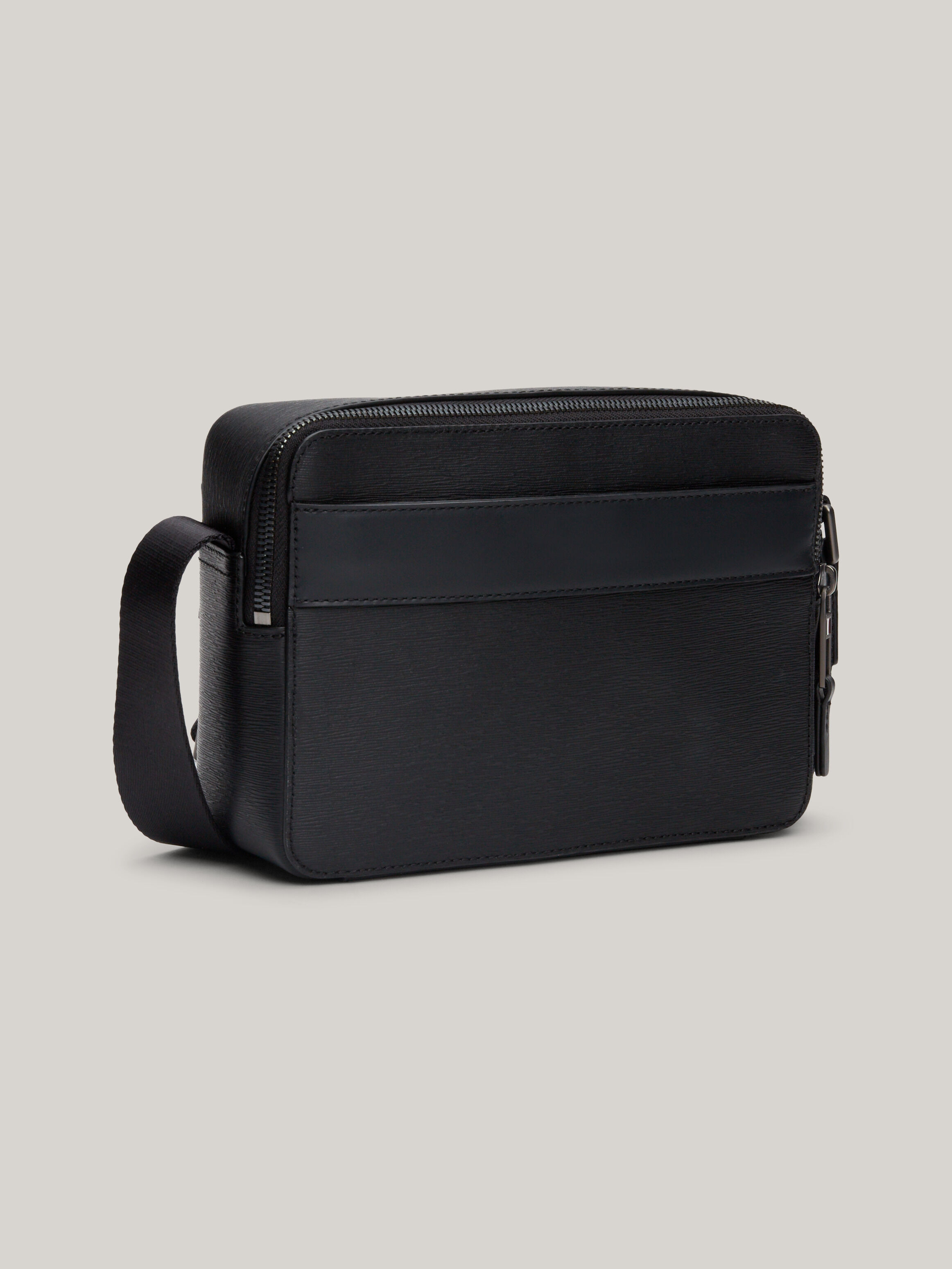 Mens tommy hilfiger bag hotsell