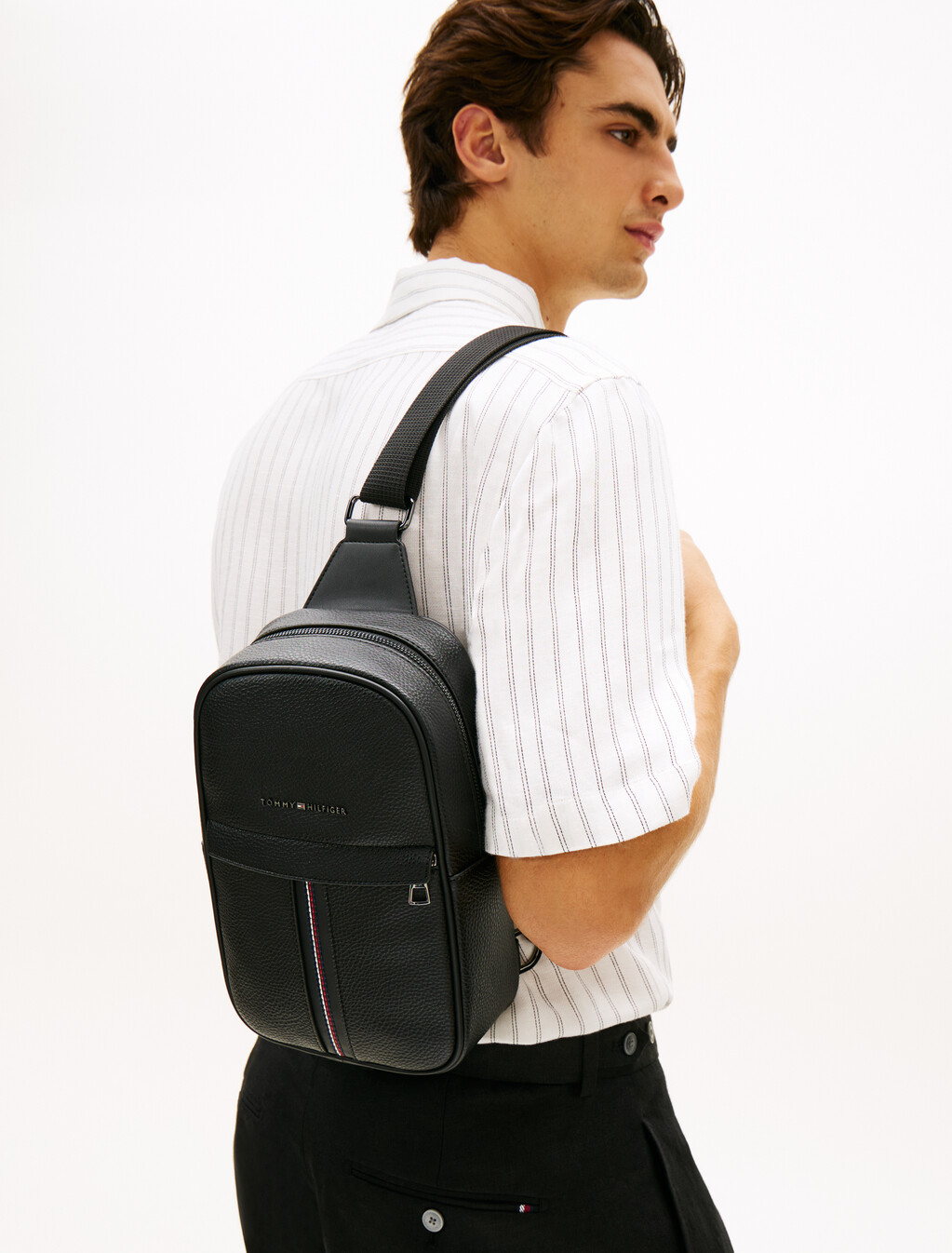 Central Slingpack, Black, hi-res