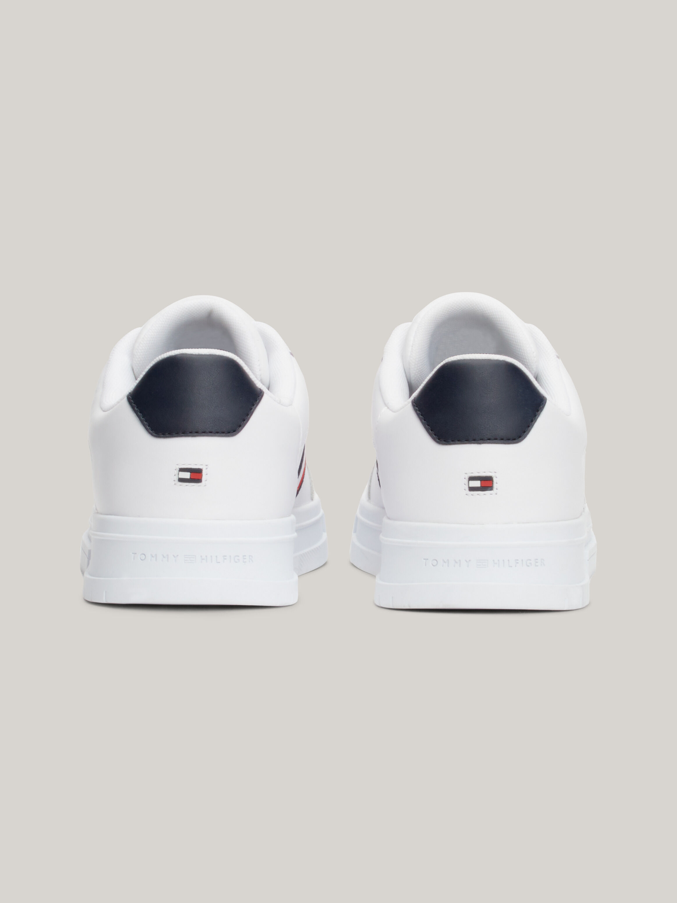 White leather deals tommy hilfiger sneakers