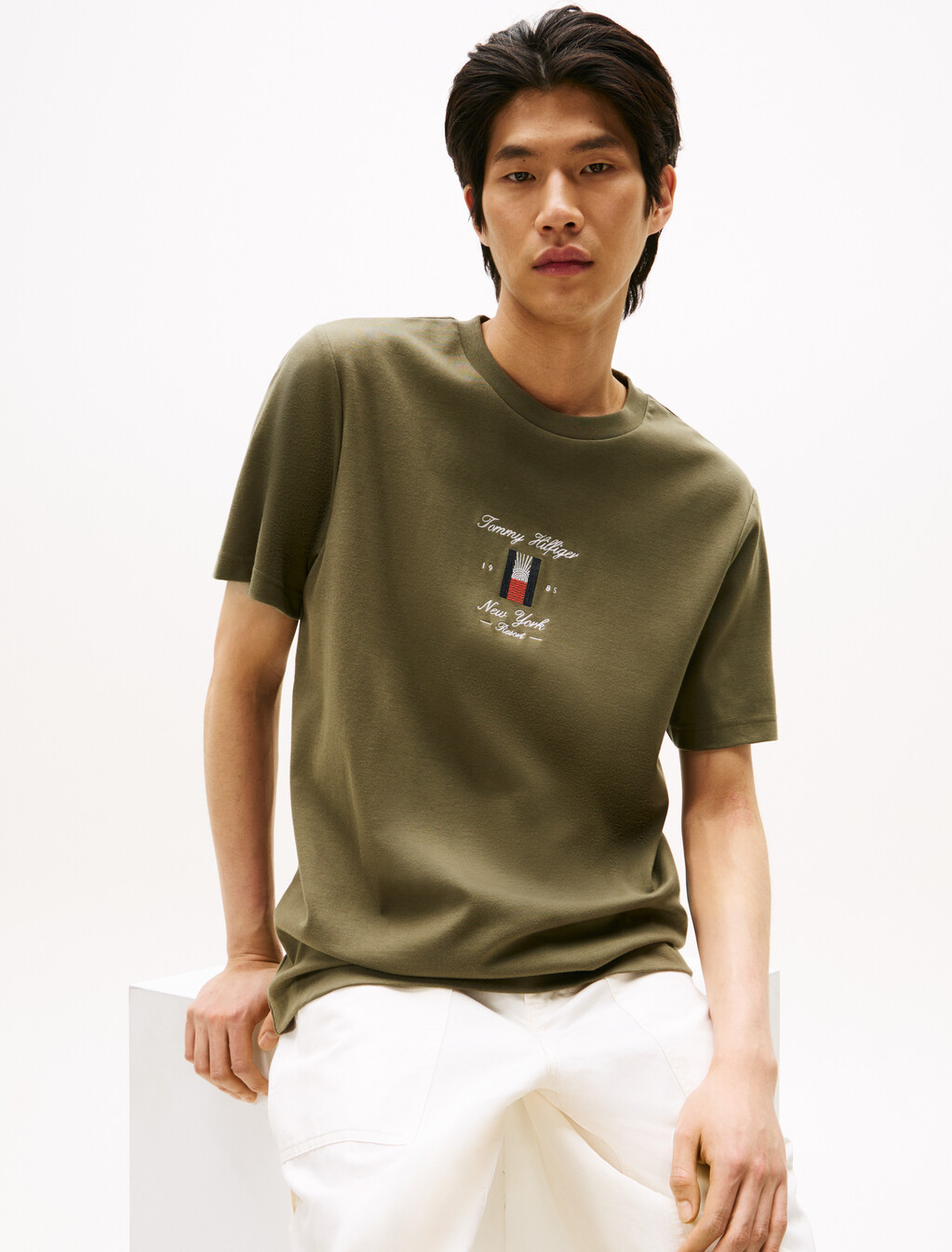 Seasonal Flag Logo T-Shirt, Battle Green, hi-res