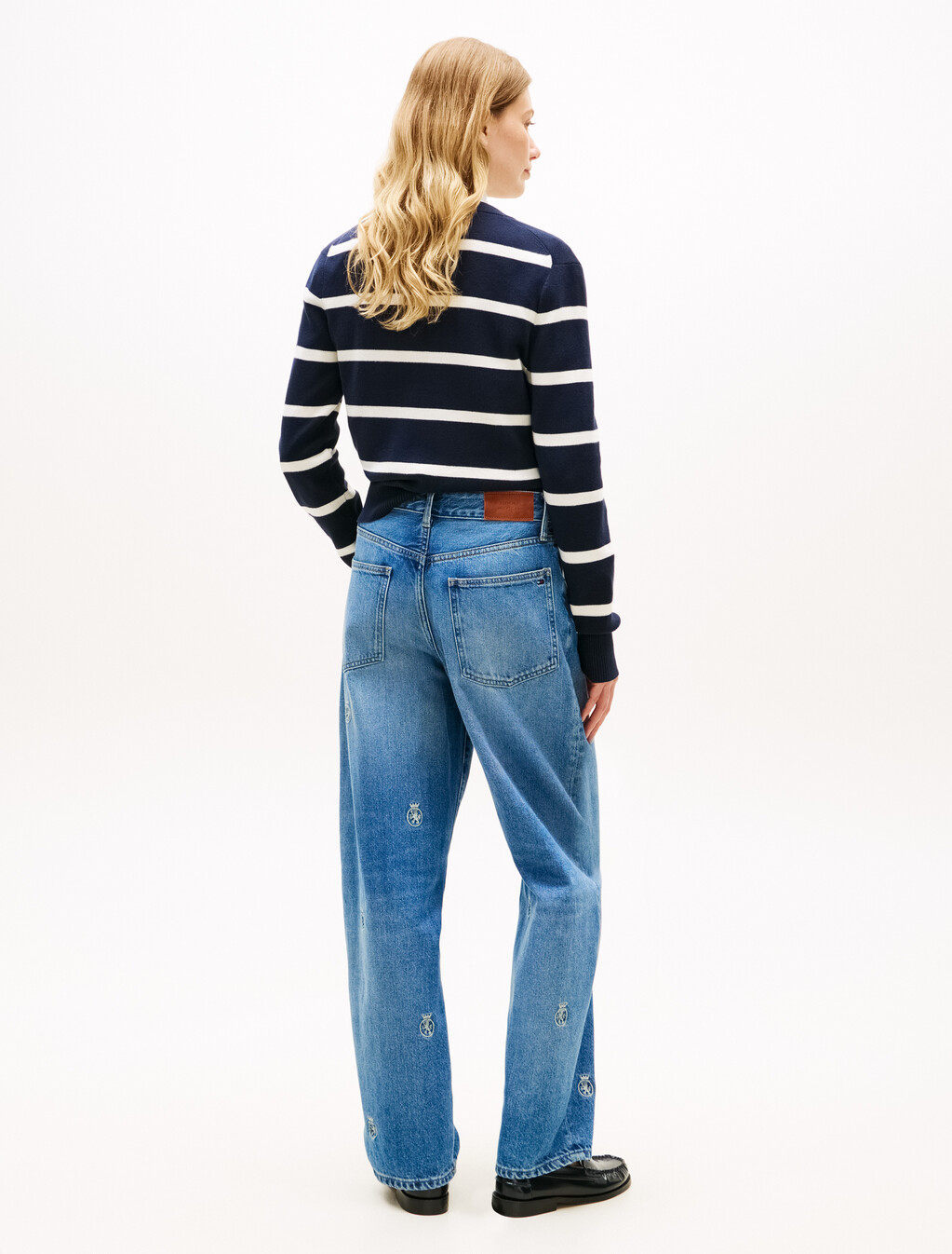 Crest Embroidery Mid Rise Barrel Leg Jeans, Finn, hi-res