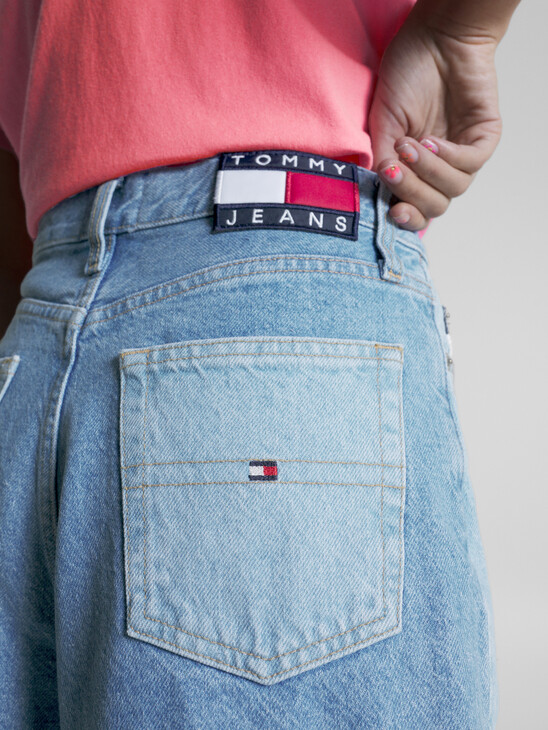TOMMY JEANS X SMILEY® CUT AND SEW JEANS