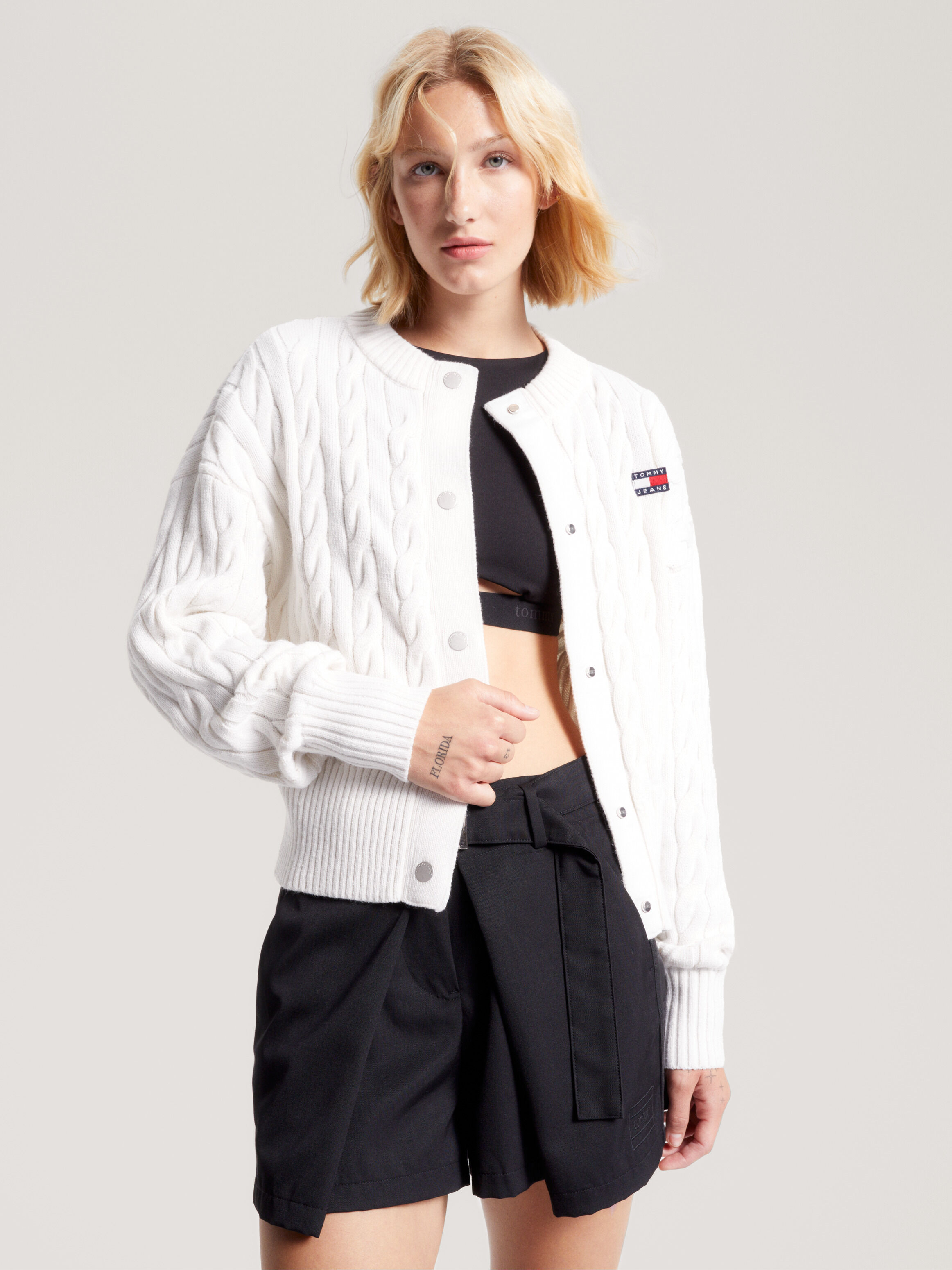 Cable Knit Badge Relaxed Cardigan | | Tommy Hilfiger Singapore