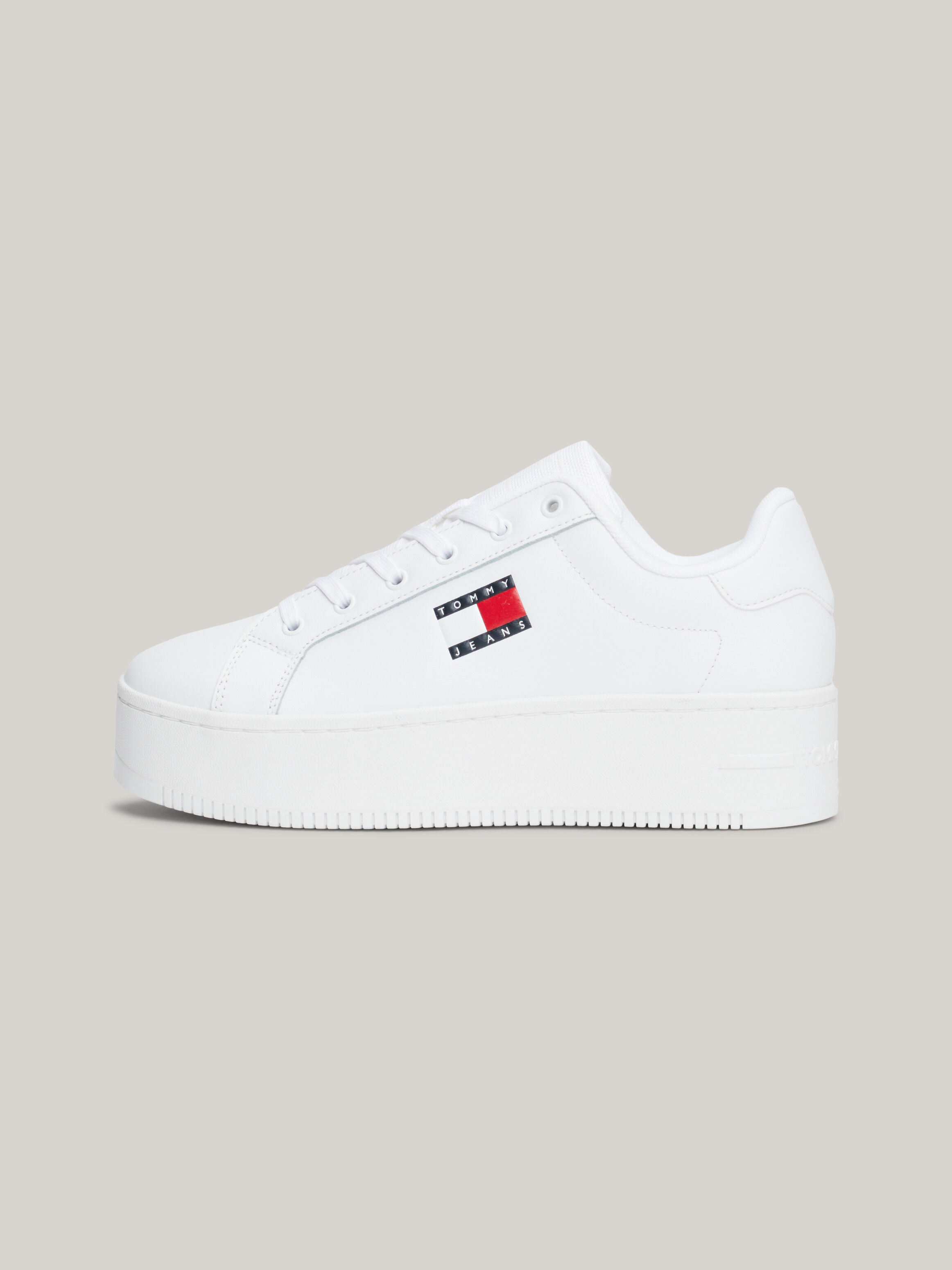 Tommy platform outlet