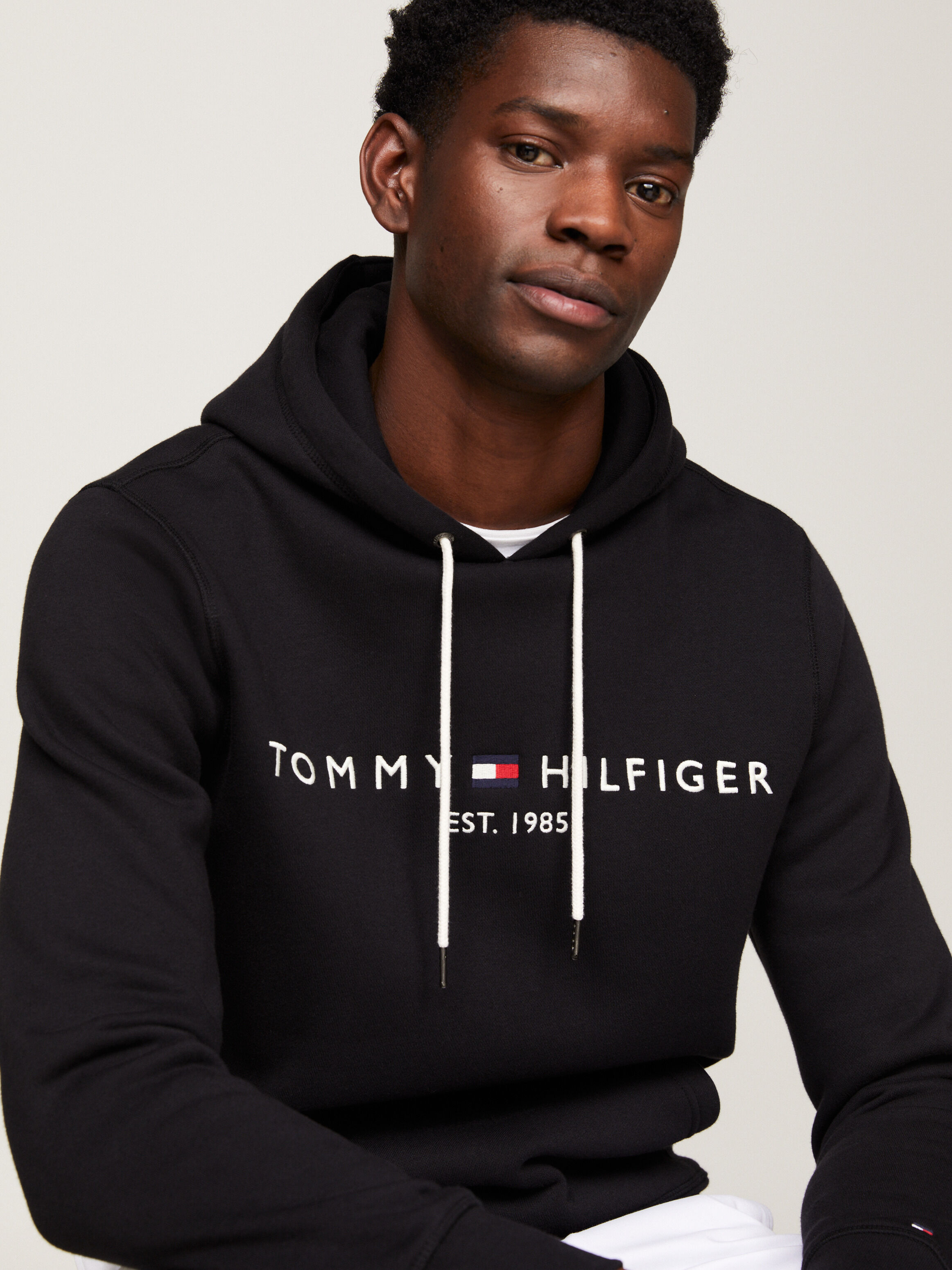 Essential hilfiger hoodie deals