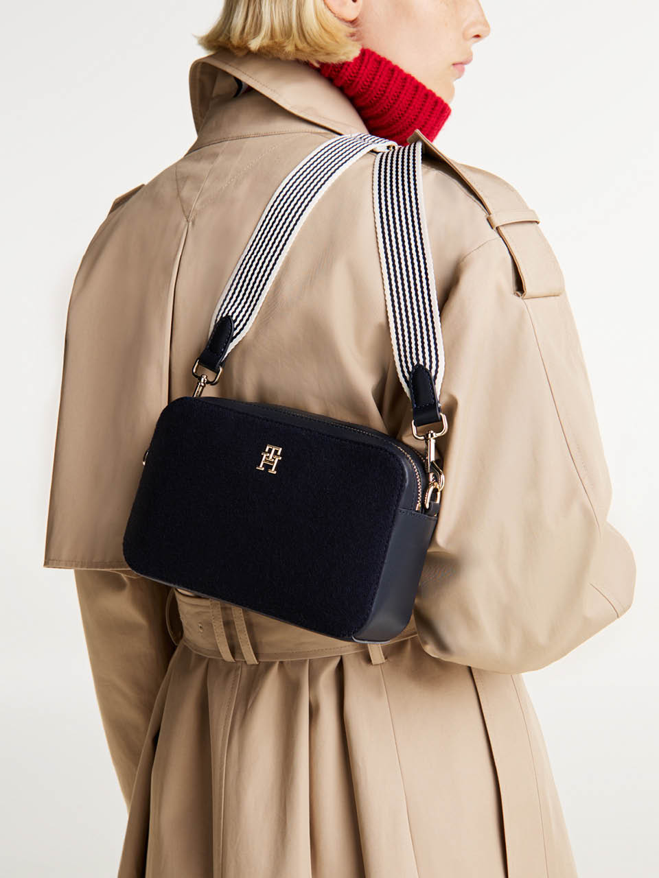 Ladies sling bag singapore 2025