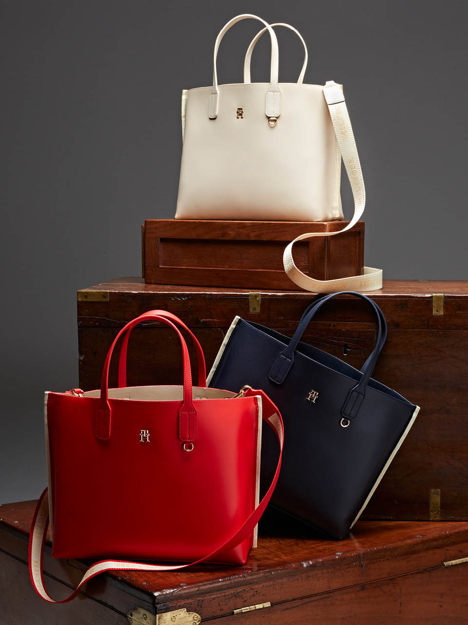 Tommy Hilfiger Crossbody Designer Handbags: Totes, Crossbody, Backpacks -  Macy's
